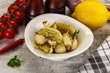 Vegan cuisine - baked fennel with oil