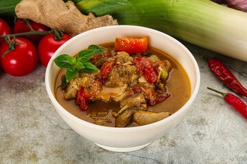 Thai curry with chicken and basil