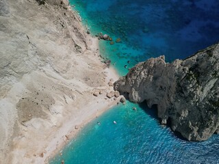 Piękna plaża na Przylądku Mizithres, wyspa Zakynthos – Grecja © Konrad