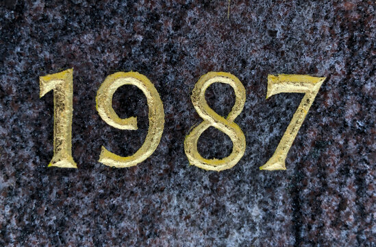 The year 1987 etched in gold