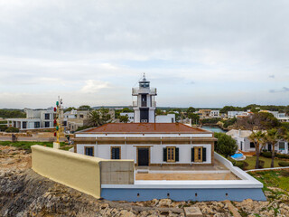 Faro de Ciudadela en la Punta de Sa Farola, extremo noroeste de la isla de Menorca, en el...