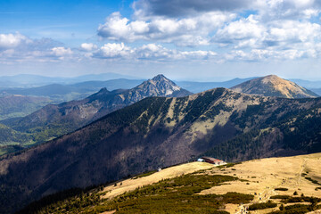 Gorski krajobraz w Małej Fatrze widok na Rozutec