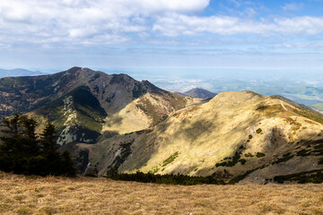 Gorski krajobraz w Małej Fatrze widok ma Mały Krywań
