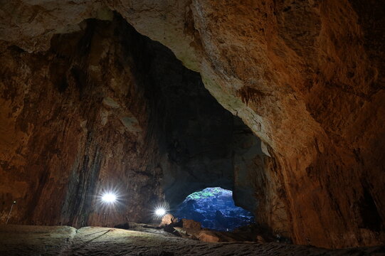 The Caves of Heaven and Hell (Cennet ve Cehennem), 1.4 km northwest of Narlıkuyu on Turkey&rsquo;s Mediterranean coast, are worth a visit as natural phenomena, and also as historical  points of interest