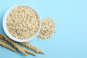 Composition with oatmeal flakes. Cooking breakfast