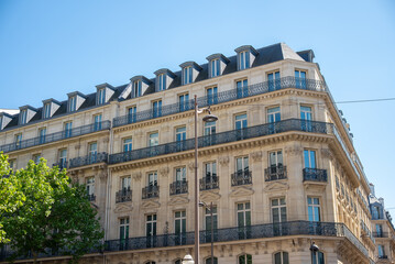Fototapeta premium La magnifique architecture des bâtiments du centre ville de Paris en France 