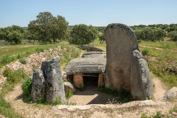 Dolmen de Lácara en la provincia de Badajoz, España © Sernat