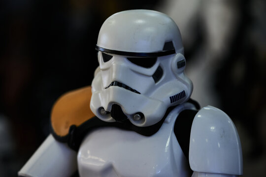 A stormtrooper figure photographed in San Salvador on May 4, 2025, celebrating Star Wars Day with festive urban energy.