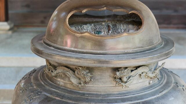 日本、大阪府、葛井寺、寺院、佛寺、佛教、文化財、木造建築、古代建築、日本文化、歷史名勝、青空、木、綠色、旗幡