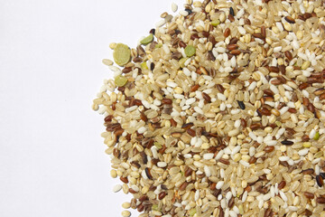 
These are grains of mixed grain.