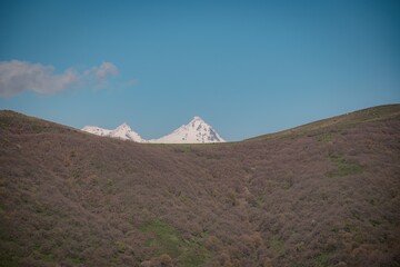 Obraz premium mountain landscape with blue sky and clouds