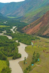 Naklejka premium Camping in the Chuya River Valley in the Altai Mountains