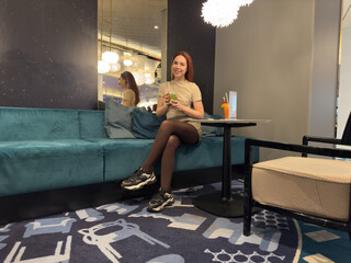 Ragazza Rossa su Nave da Crociera