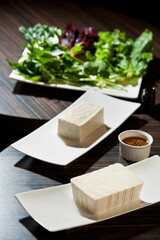 건강에 좋은 두부와 간장, 야채들.