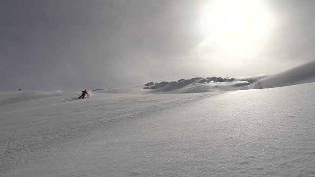  ski freeride au milieu d'un glacier