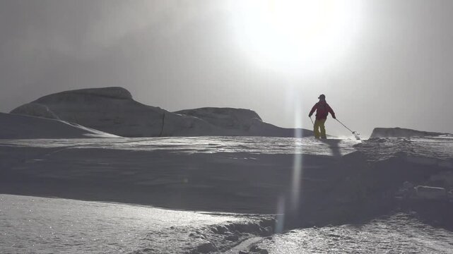  ski freeride au milieu d'un glacier