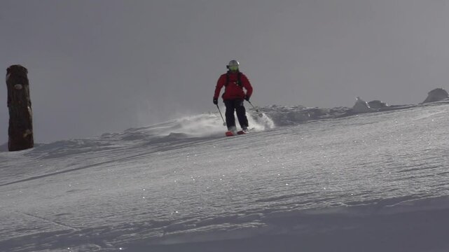  ski freeride au milieu d'un glacier