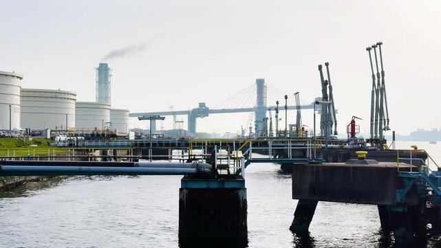 東扇島火力発電所周辺の風景
