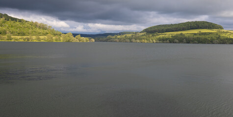 Le réservoir de Grosbois, composé de deux barrages, est situé à Grosbois-en-Montagne, dans le département de la Côte-d'Or en France, sur le cours de la Brenne (bassin de la Seine).