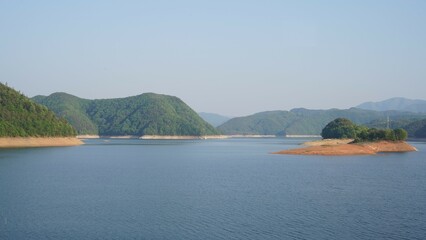 댐