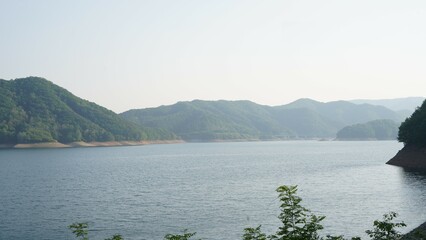 댐