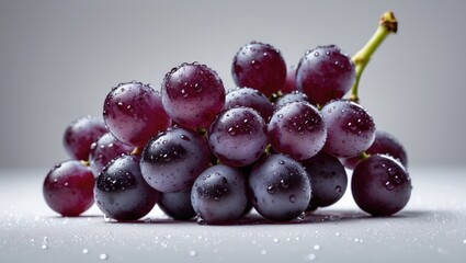 Fototapeta premium Sweet and organic red grape bunch