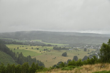Pluie Battante Nuages Touchant Les