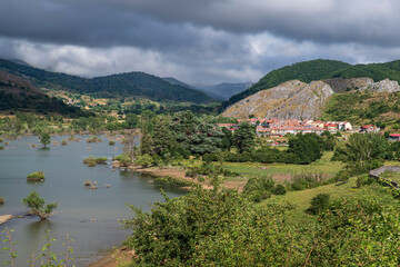 Fototapeta premium Mountain lake in Spain in the Picos de Europa Park in Cantabria
