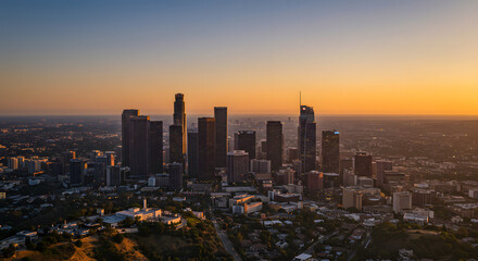 Fototapeta premium Los Angeles skyline at sunrise