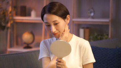 女性　スキンケア