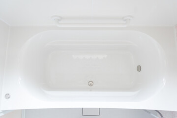 浴室のイメージ　　清潔な白を基調とした浴室のイメージ