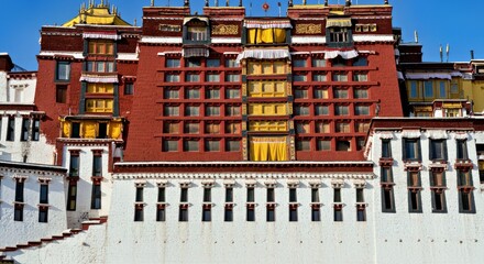 Potala Palace Details: Intricate Windows & Tibetan Design (Red/Gold)