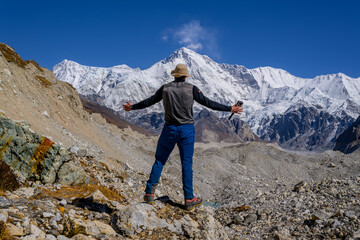 Alpinista en el Everest Base Camp Trek 
