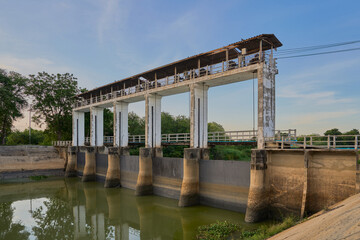 Naklejka premium Floodgates closed in small public canals