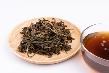 A medicinal liquid made by soaking dried dandelions and other Chinese herbal medicines