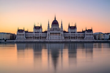 Obraz premium parliament building in budapest