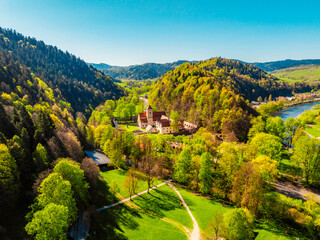Medieval monastery Cerveny Klastor near Peak Tri Koruny or Trzy Korony in Pieniny National park in Slovakia and Poland. © Zedspider