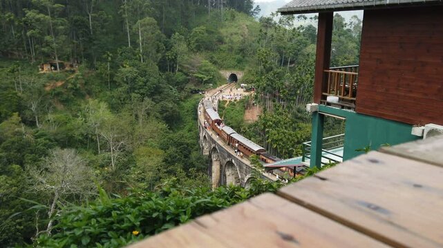 nine arch bridge in ella