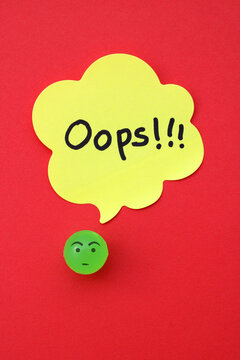 Oops!!! Sphere next to speech bubble with error expression