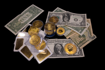 Precious metal assets and U.S. currency illustrate investment hedging, market trends, and long-term wealth strategies in uncertain economic environments. © JairoMZ