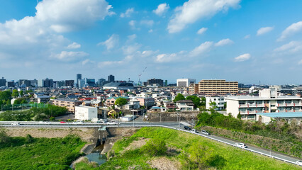 現代都市と道路の空撮風景