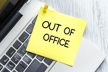 Vacation mode: Out of office message on a laptop, time to relax