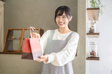 ショップ店員