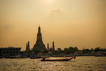 Naklejka premium sunset in bangkok