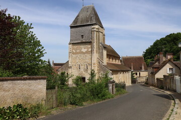 Fototapeta premium Eglise Saint-Genest, église romane, ville de Lavardin, département du Loir et Cher, France