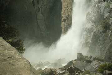 Yosemite National Park in California&rsquo;s Sierra Nevada mountains luscious greenery scenery granite cliffs