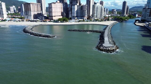 Obras do novo P&iacute;er turistico de Itapema, Meia Praia