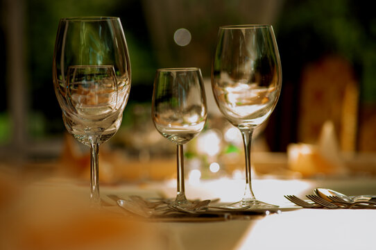 Elegant Table Setting with Crystal Glassware for Formal Dining