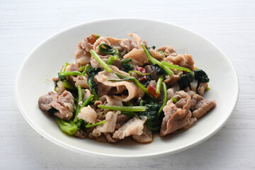 豚肉とほうれん草の炒め物