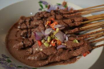 Chicken satay with peanut sauce 